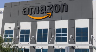 Амазон Amazon е надминал очакванията на инвеститорите през ключовия празничен