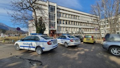 Сигнал за бомба в COVID лабораторията в болницата във Враца Сигналът