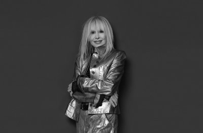 Лили Иванова стартира днес онлайн магазин където предлага свои дискове