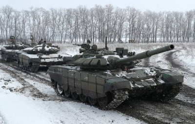 МЕЧКАТА РЕВЕ: Русия вдига армията си на крак