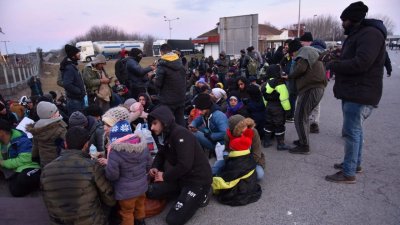 Заловиха стотици нелегални мигранти в Сърбия