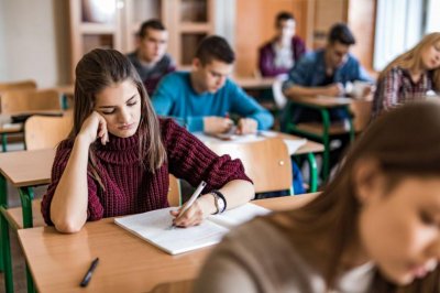 Всички ученици в София се връщат в клас от понеделник