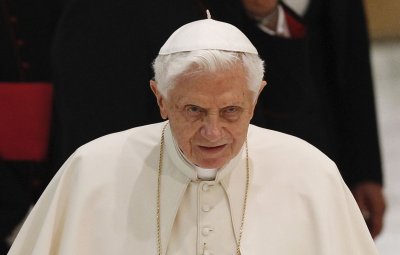 Почетният папа Бенедикт Шестнайсети днес помоли за прошка жертвите на