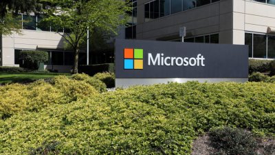 Microsoft Corp започва да връща служителите си в офисите от