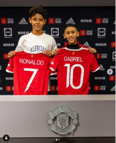 Роналдо уреди сина си в Юнайтед