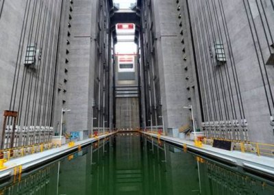 Китай построи асансьор за кораби които да придвижват кораби през