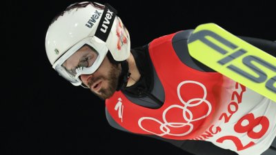 Най добрият български ски скачач Владимир Зографски заседна в олимпийски Пекин заради