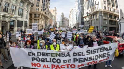 Хиляди пенсионери излязоха в събота по улиците на няколко испански