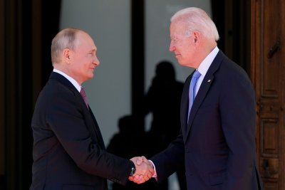 Президентите на Русия и САЩ Владимир Путин и Джо Байдън планират