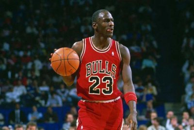 На 17 февруари най великият баскетболист на всички времена Майкъл Джордан