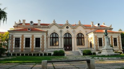 България има регистрирани близо 3500 читалища около 1000 от тях
