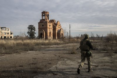 Стрелба от артилерийски оръдия се чува в Луганск предава кореспондент