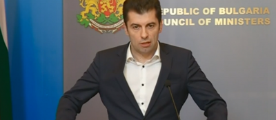 Оставката на отбранителния министър Стефан Янев е била потвърдена на