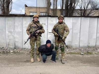 Футболни ултраси станаха доброволци, плениха руски шпионин! (СНИМКИ)