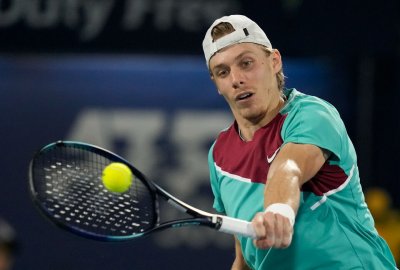Канадецът Денис Шаповалов стана последният полуфиналист на турнира по тенис