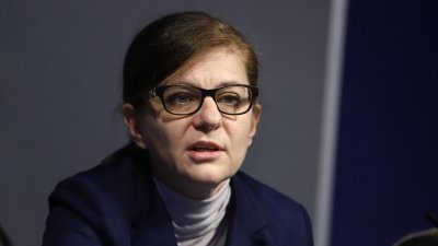 Министър Генчовска ще посети Украйна