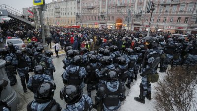 Над 1000 души са арестувани на антивоенни протести в Русия