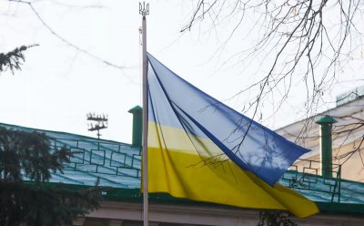 Украйна свали флага си от посолството в Москва