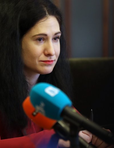 Заместник министърът на отбраната Ралица Симеонова подаде оставка Това обяви тя