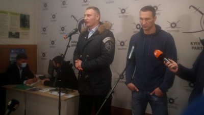 Боксовата легенда Виталий Кличко призна че той и сподвижниците му