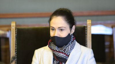 Заместник министърът на отбраната Ралица Симеонова хвърля оставка в знак на
