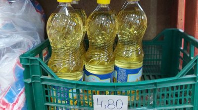 Бутилка олио в Хасково вече е 4 80 лв Досега растителната
