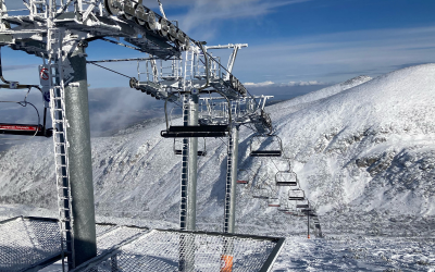 Скиори останаха блокирани с часове на лифт в планината Рила