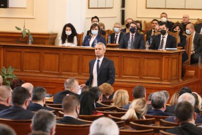 Брутална реч на Костадин Костадинов шокира управляващите в пленарна зала