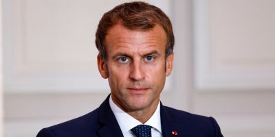 Рейтингът на действащия френски президент Еманюел Макрон се повиши с 8 5 процентни