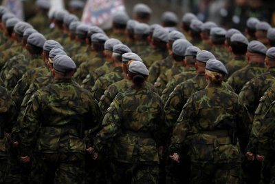 Правителството на Чехия одобри да изпрати до 650 войника в Словакия за