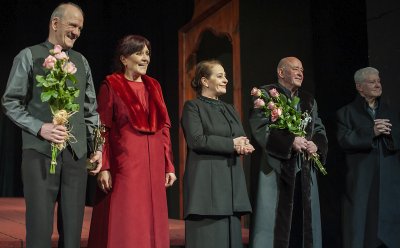 Пловдивският театър изненада двама от най знаковите си актьори и им