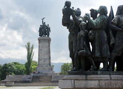Ще местим ли Паметника на Съветската армия?