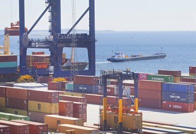 Шведският профсъюз на пристанищните работници реши в четвъртък да обяви блокада на