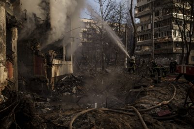 Украйна съобщава за 8 жертви след въздушни удари в Киев