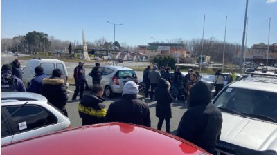 Протестно автошествие в Несебър срещу високите цени на горивата Участниците
