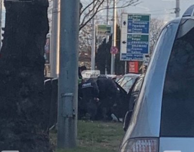 Полицията в Пловдив извърши показен арест след като изкара шофьор