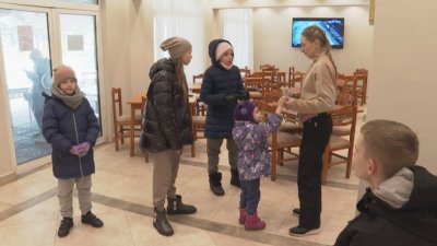 Хотелиери търсят помощ за изхранването на настанените украински бежанци