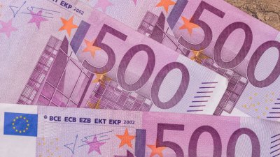 Министерството на финансите изплати 1 275 млрд евро в полза на държателите