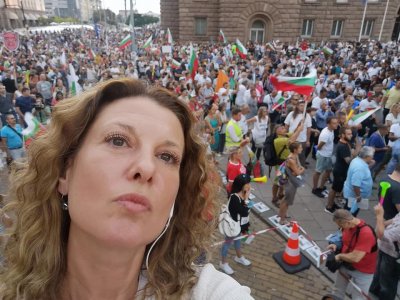 Миролюба Бенатова: Комунизмът е увредил българските глави необратимо