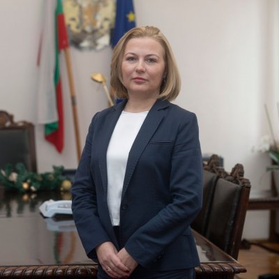 Надежда Йорданова не водела война срещу Гешев