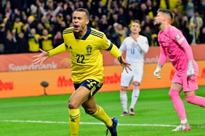 Швеция е на крачка от класиране за Мондиал 2022 Тре