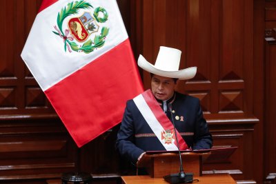 Президентът на Перу Педро Кастильо оцеля при втори опит за импийчмънт след