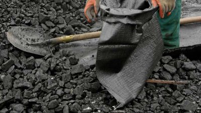 Незаконен добив на въглища е разкрит в Перник съобщи Областната