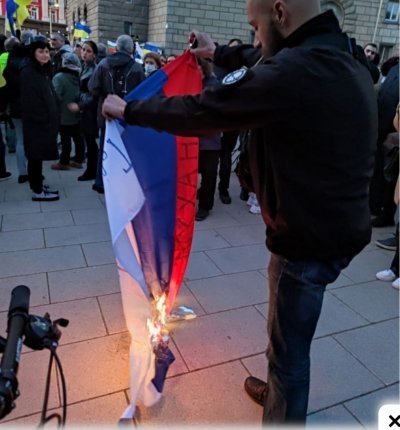 София днес Да изгориш чуждо знаме е не само липса