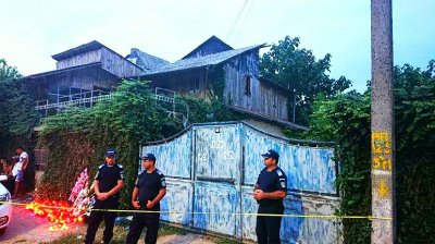 Само в Lupa.bg: Заведоха убиеца на Алекс в "къщата на ужасите"