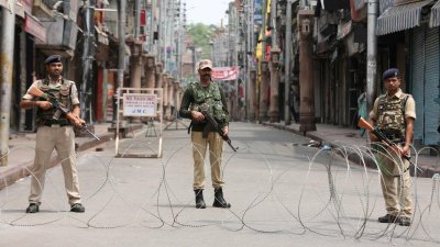 Кашмир е под блокада