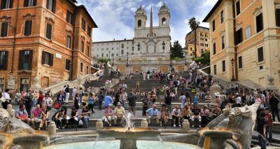 Забраниха на туристите в Рим да сядат на Испанското стълбище