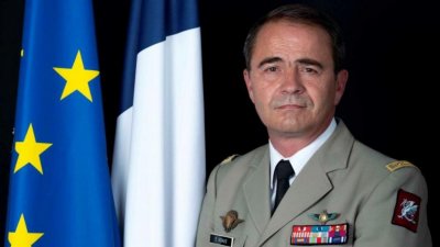 Ръководителят на френското военно разузнаване генерал Ерик Видо ще бъде отстранен