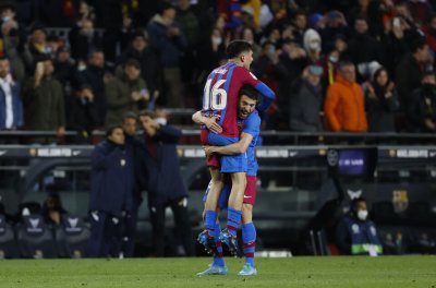 Барселона победи директния си съперник за второто място Севиля с