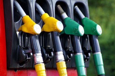 Цените на горивата продължават да се покачват Един литър бензин